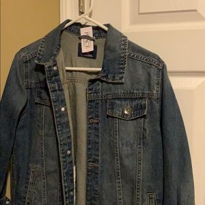 Children place jean jacket!